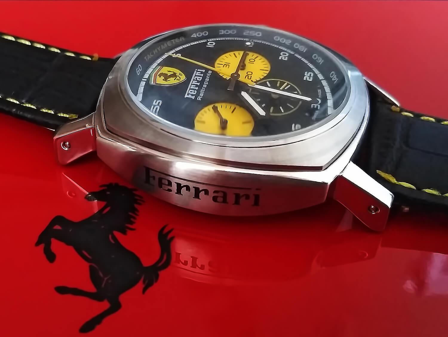 Дизайн реплики Panerai Ferrari в точности повторяет оригинал, включая наличие логотипа и имени бренда