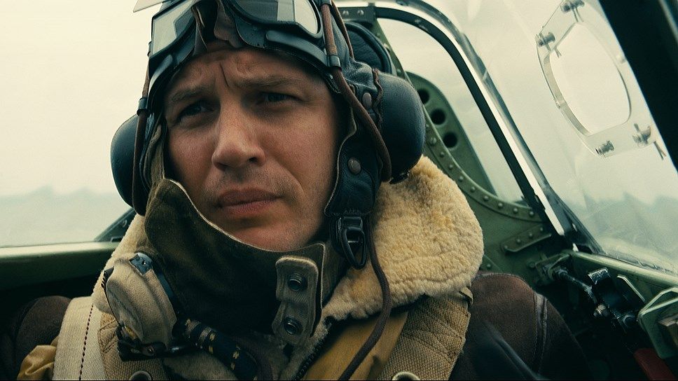 Дюнкерк (2017): Том Харди в роли пилота Фэрриера, кадр из фильма 