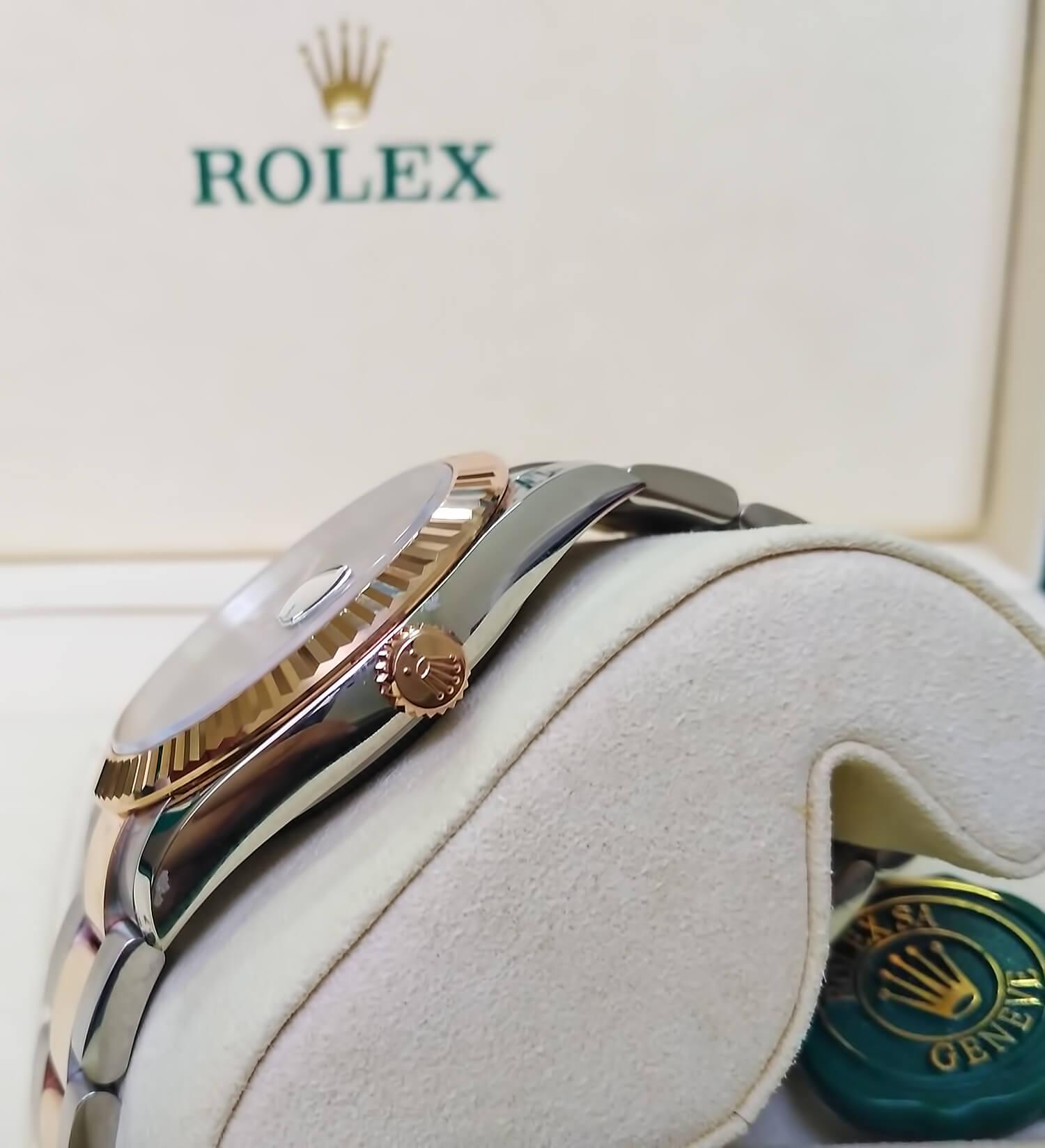 На заводной коронке реплики Ролекс "красуется" корона - логотип Rolex