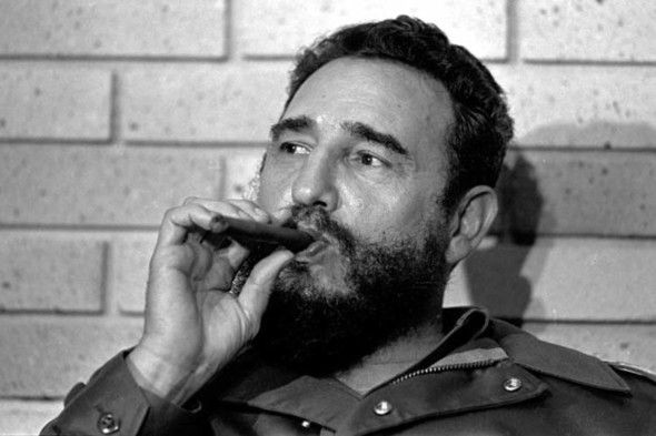Фидель Кастро с сигарой Cohiba